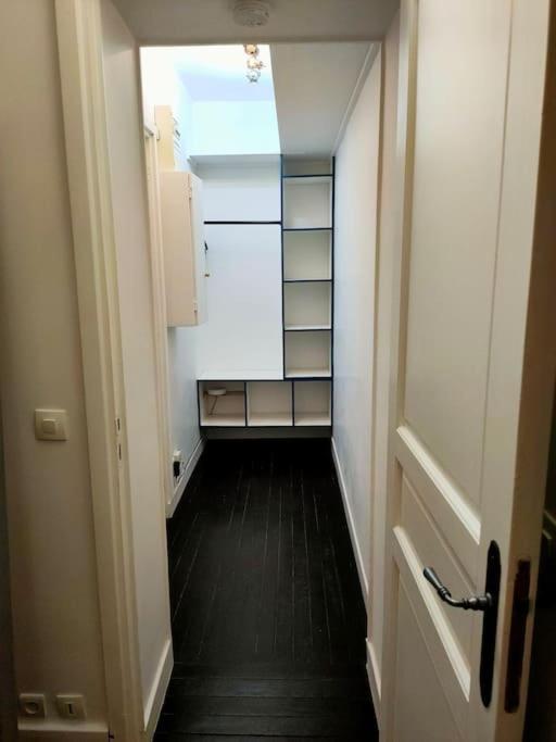 Appartement Les Abbesses Paris Exterior foto
